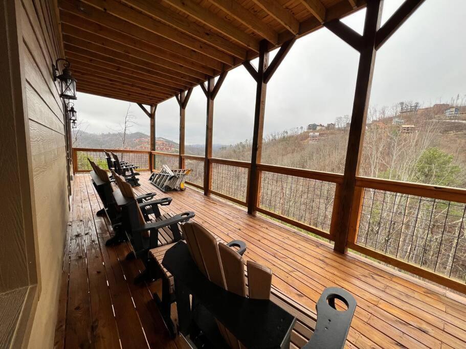 * * 4 Master Bedrooms, Views, Theater, Arcade, Evc Gatlinburg Exterior foto