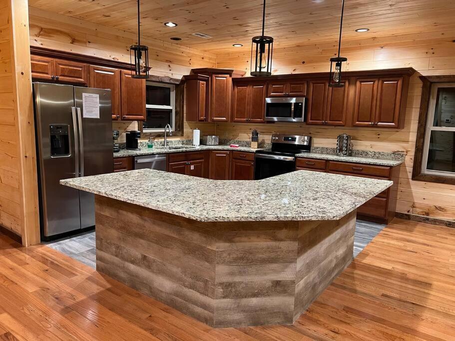 * * 4 Master Bedrooms, Views, Theater, Arcade, Evc Gatlinburg Exterior foto
