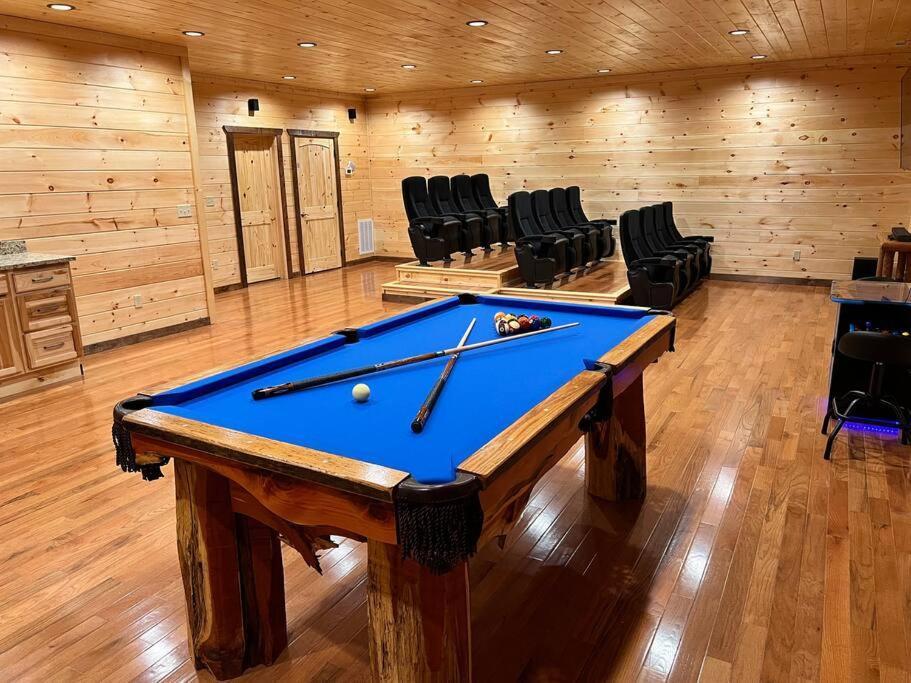 * * 4 Master Bedrooms, Views, Theater, Arcade, Evc Gatlinburg Exterior foto