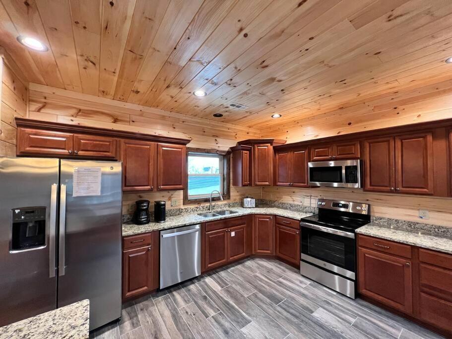 * * 4 Master Bedrooms, Views, Theater, Arcade, Evc Gatlinburg Exterior foto