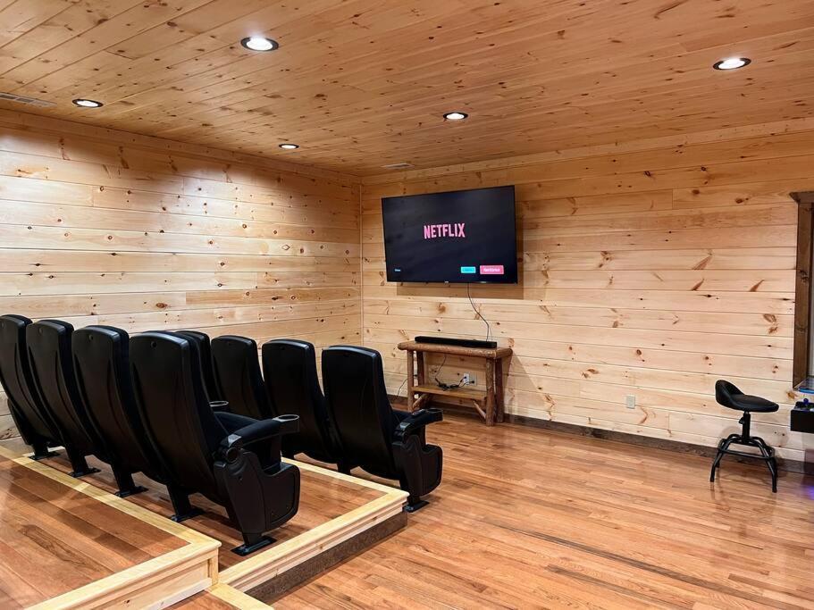 * * 4 Master Bedrooms, Views, Theater, Arcade, Evc Gatlinburg Exterior foto